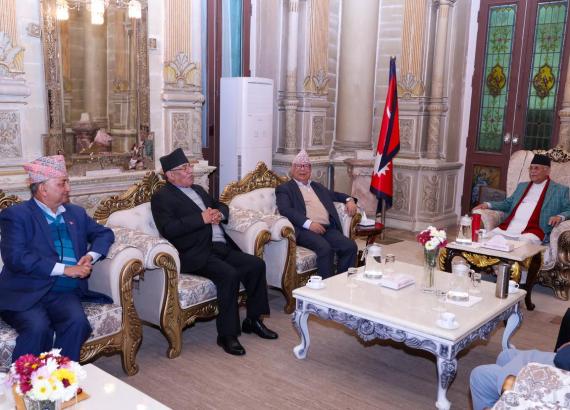 प्रधानमन्त्री ओलीद्धारा चीन भ्रमण बारे पूर्व प्रधानमन्त्री र पूर्व परराष्ट्रमन्त्रीसंग परामर्श, भ्रमणलाई कुनै देशविरुद्धको ‘कार्ड’ का रुपमा नलिन ओलीको आग्रह